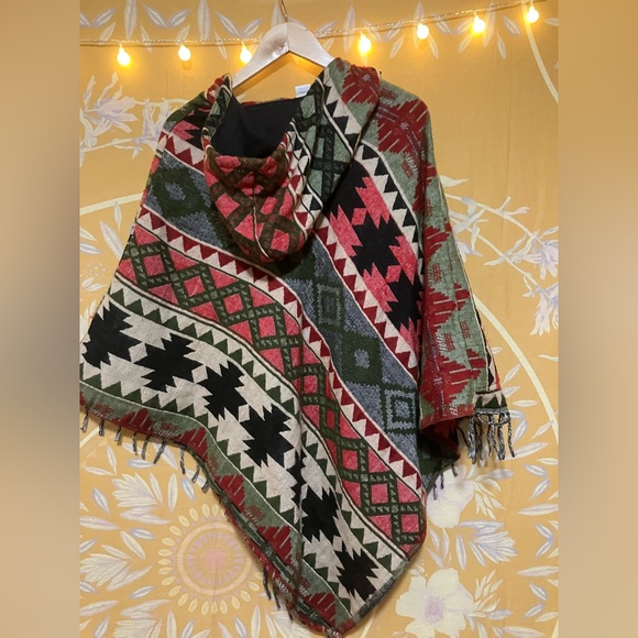 Geometric Patterned Poncho - Picture 3 of 4